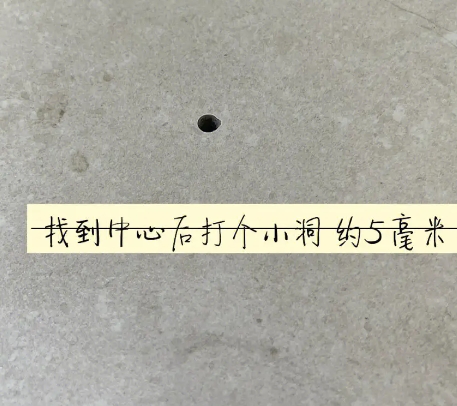 平乐瓷砖空鼓维修公司专业解答在瓷砖铺贴过程中，如果砂料搅拌不均匀，将会带来以下问题